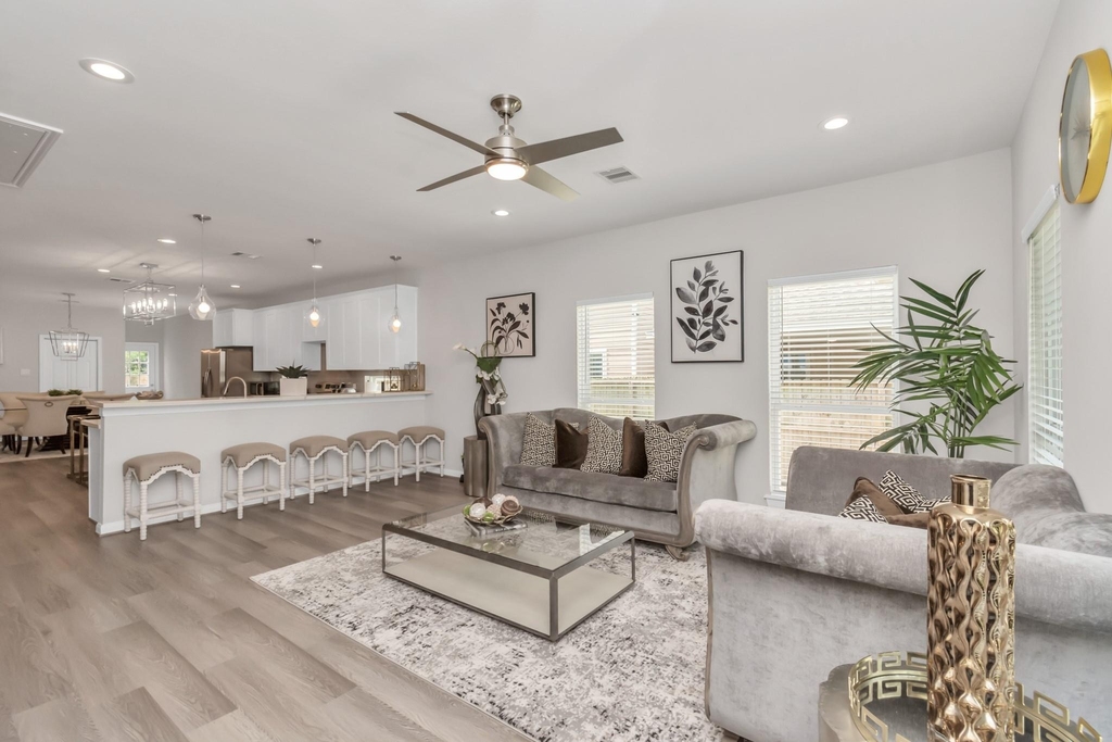 3308 Castor Street - Photo 3