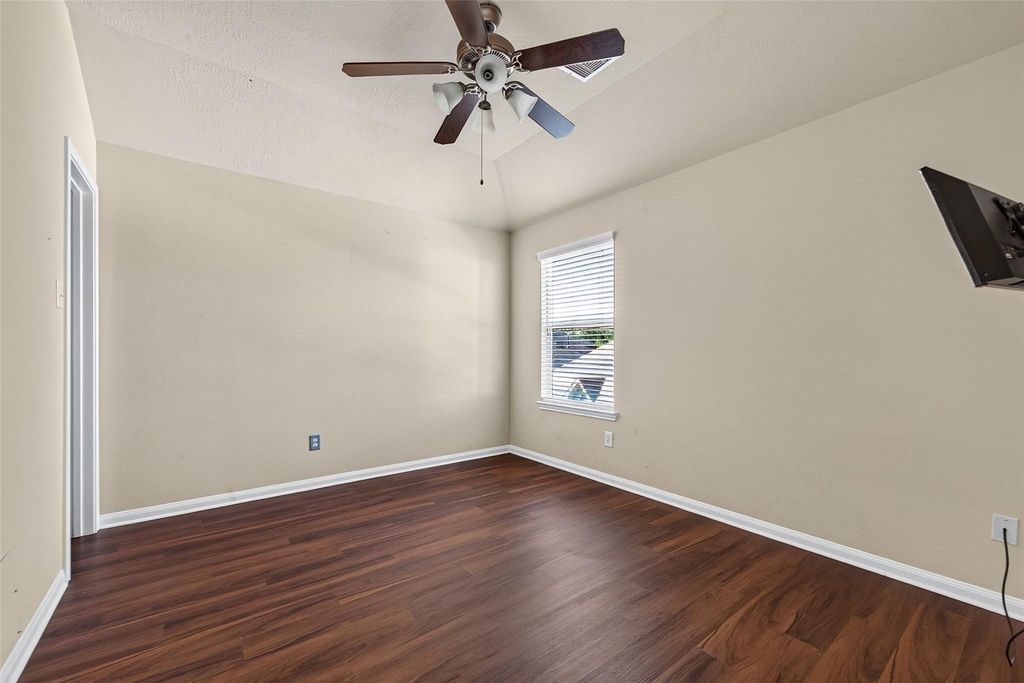 24511 Kestrel View - Photo 17
