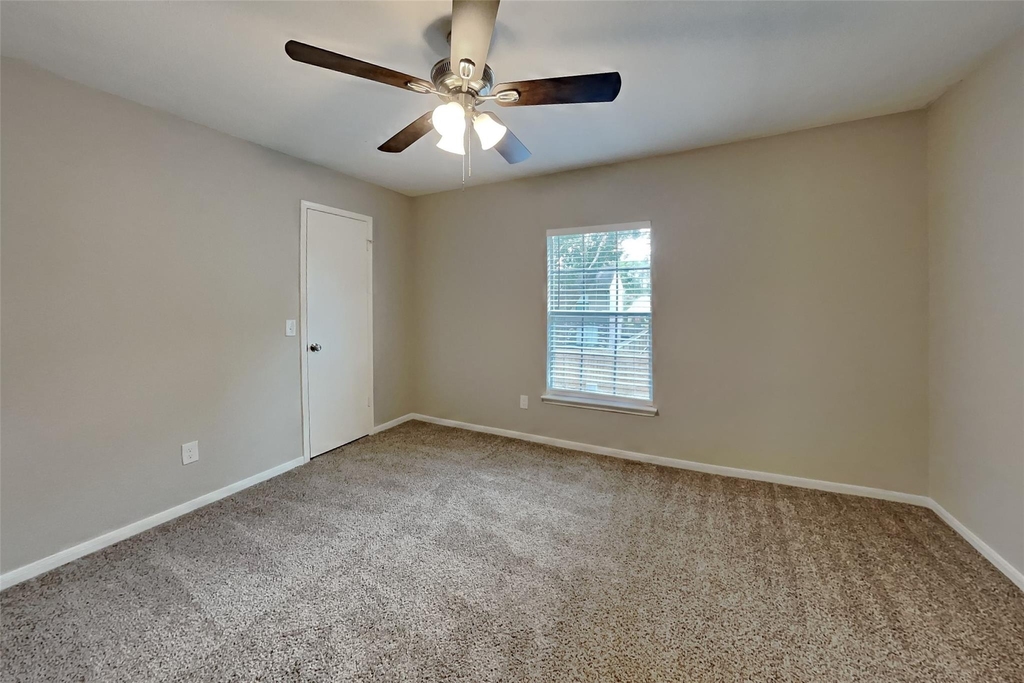 1031 Cascade Creek Drive - Photo 12