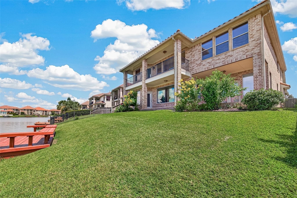 18943 Villa Bergamo Lane - Photo 40
