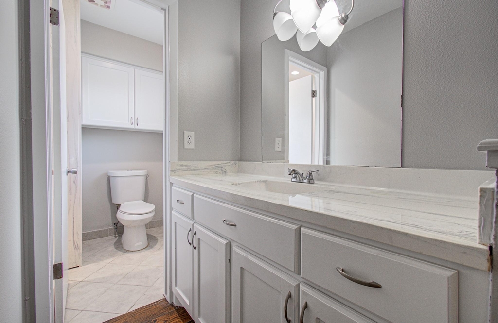 947 W Bertrand Street - Photo 14