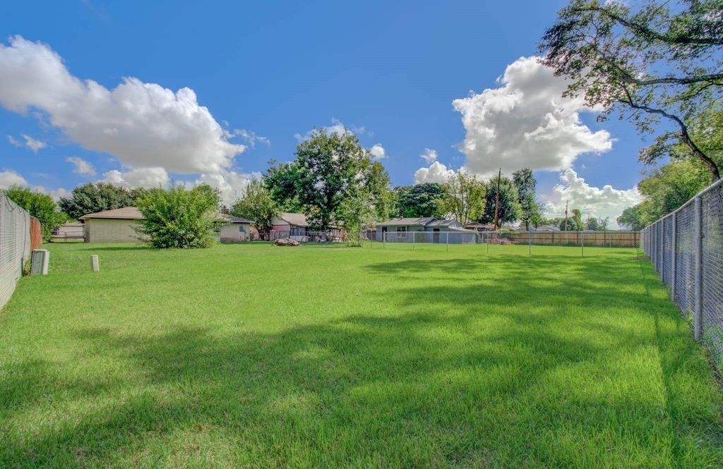 947 W Bertrand Street - Photo 25