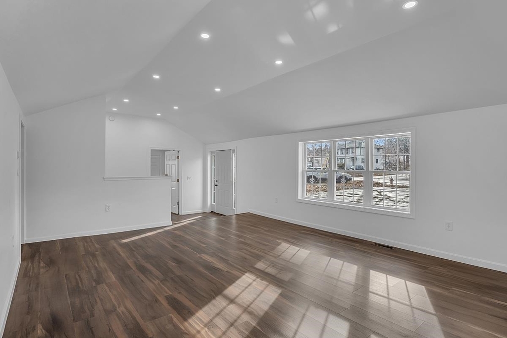 297 Elm - Photo 7