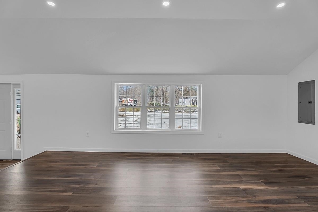 297 Elm - Photo 6