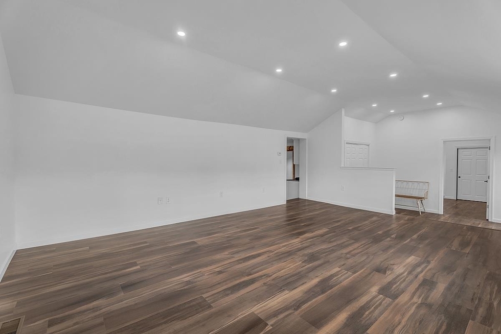 297 Elm - Photo 8
