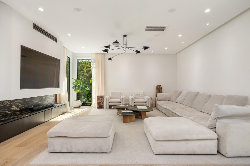 419 W 30th Street - Photo 20