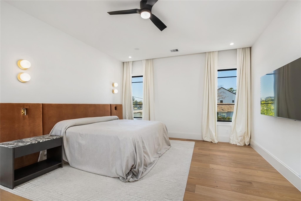 419 W 30th Street - Photo 21