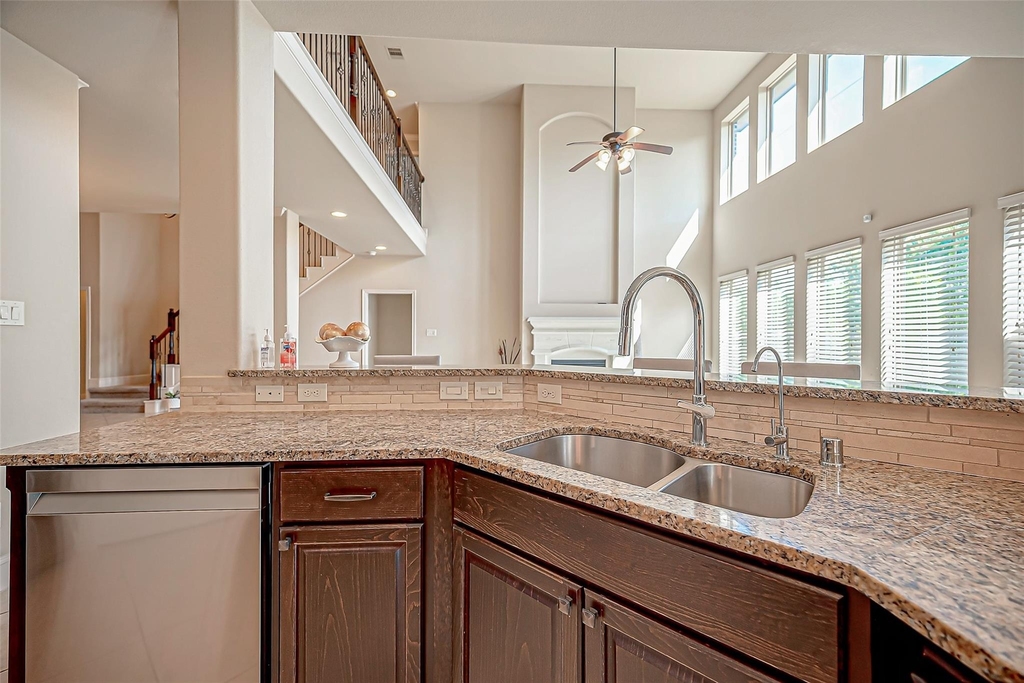 12604 Floral Park Lane - Photo 18