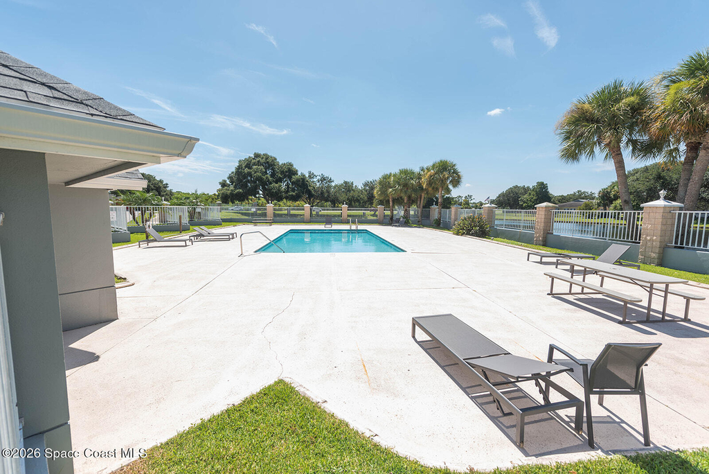 7033 Hammock Trace Drive - Photo 2