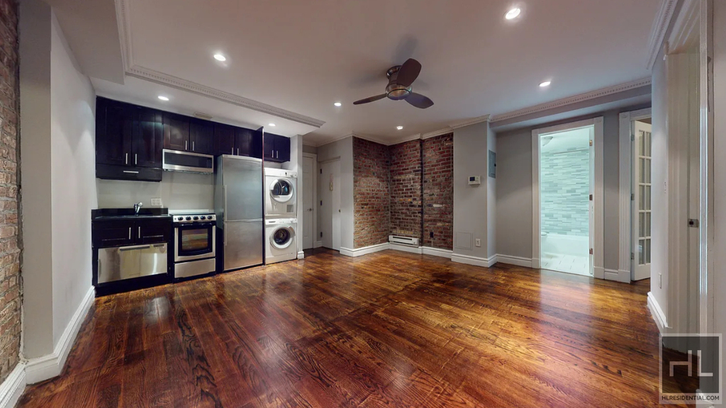 West 14 Street - Photo 2