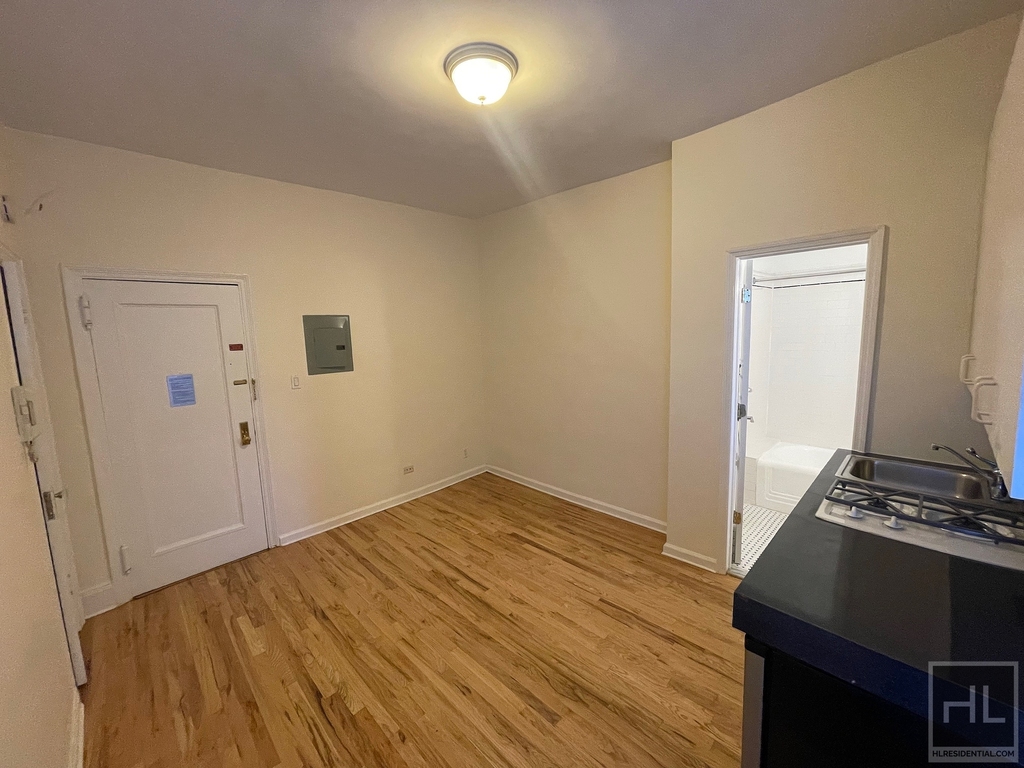 West 72 Street - Photo 1