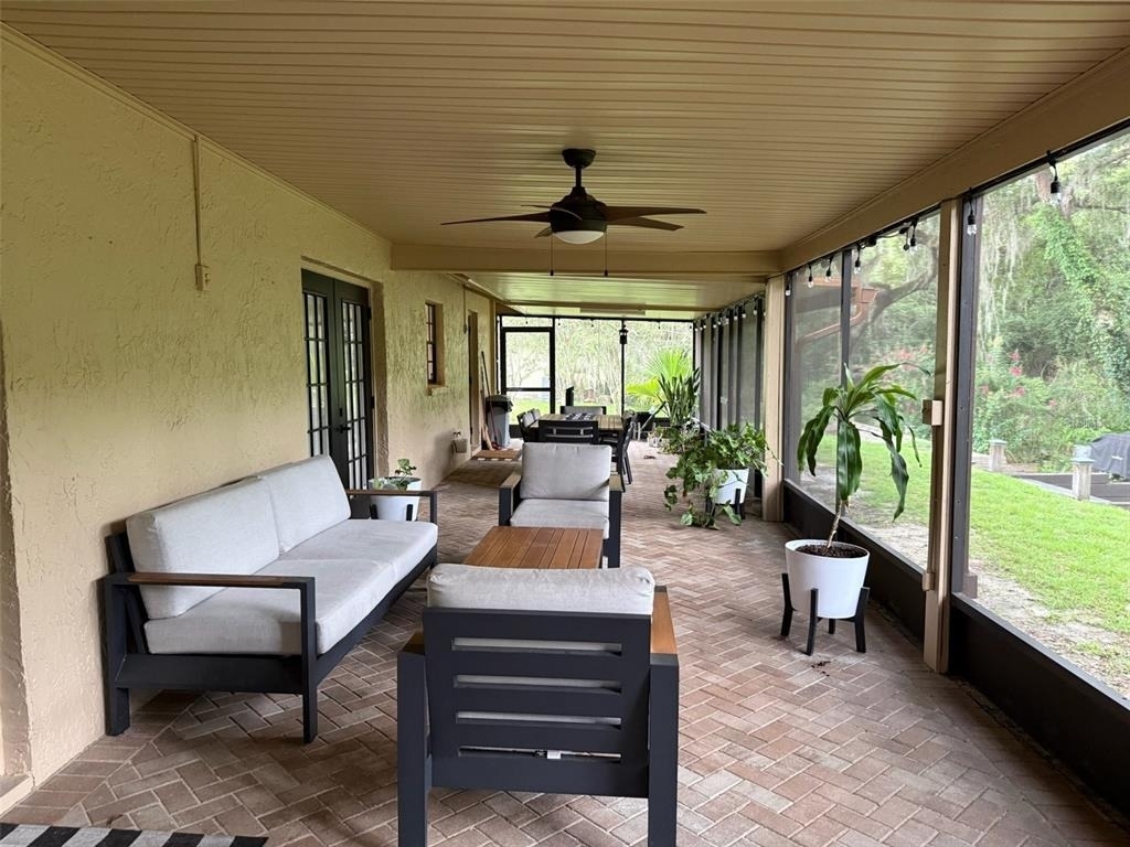 8004 Beltrees Court - Photo 15