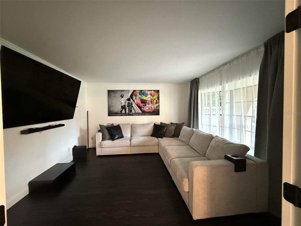 8004 Beltrees Court - Photo 2