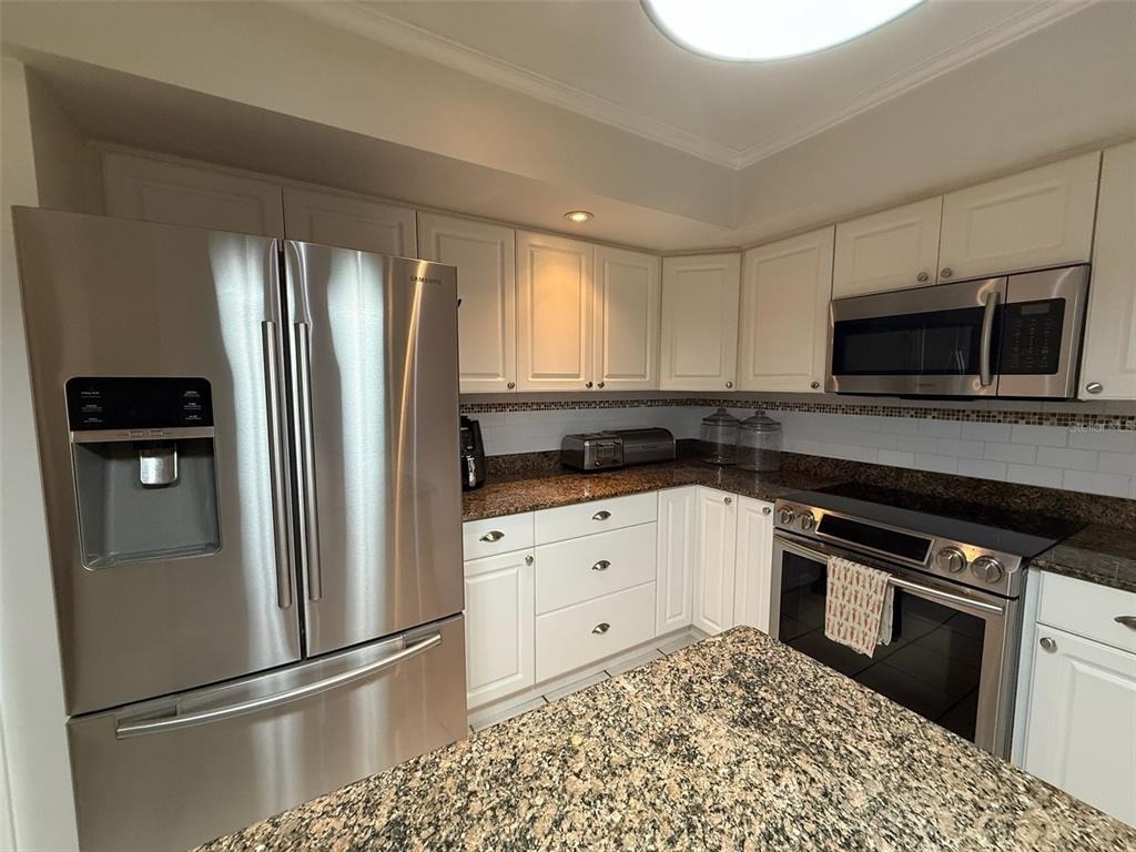 8004 Beltrees Court - Photo 8
