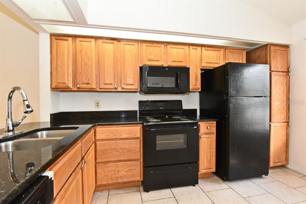 2809 Waxy Willow Lane - Photo 3