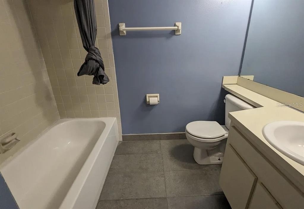 5229 Vineland Road - Photo 9
