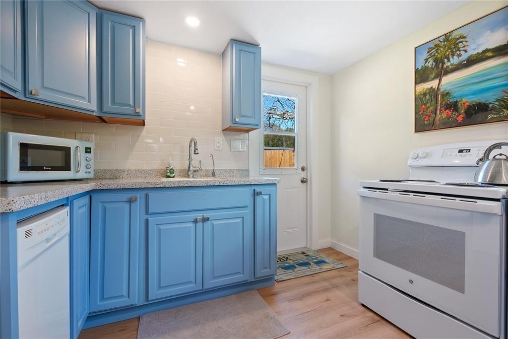 2311 Waldemere Street - Photo 3