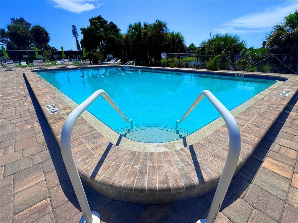 1213 Glen Oaks Drive E - Photo 3