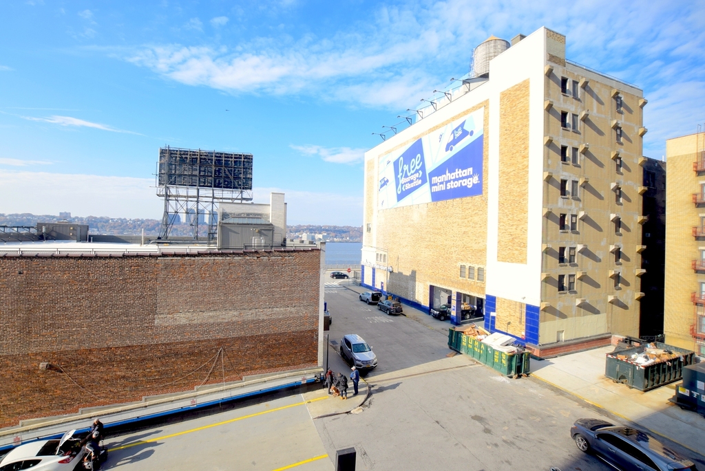 3333 Broadway - Photo 4