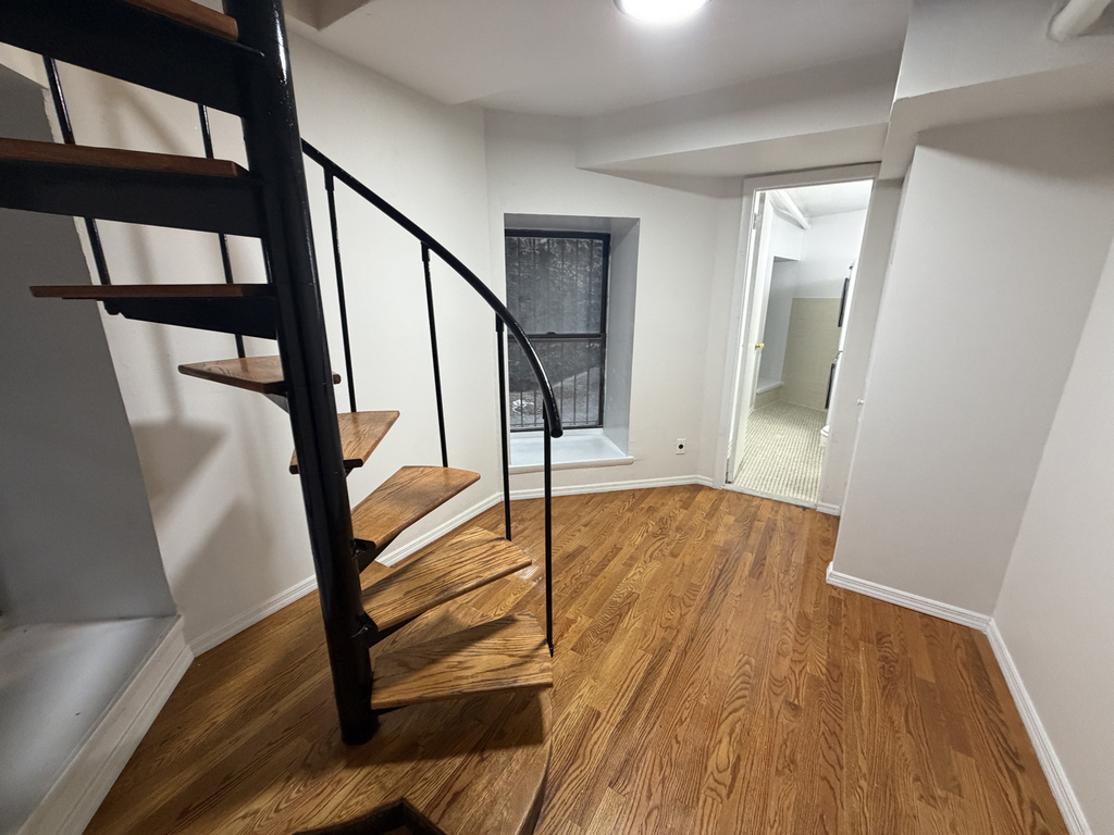 West 82nd Street and Amsterdam Ave  - Photo 9
