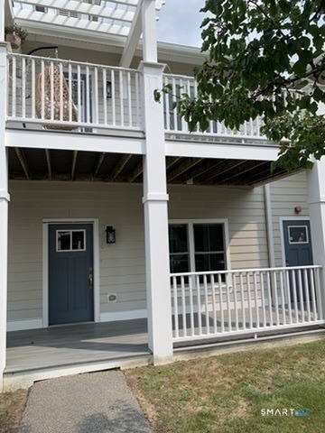 102 Edgewater Circle - Photo 0