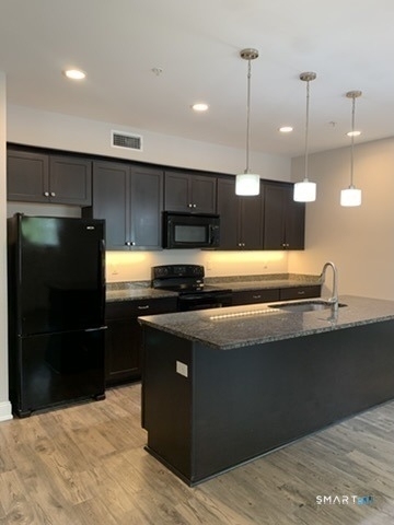 102 Edgewater Circle - Photo 2