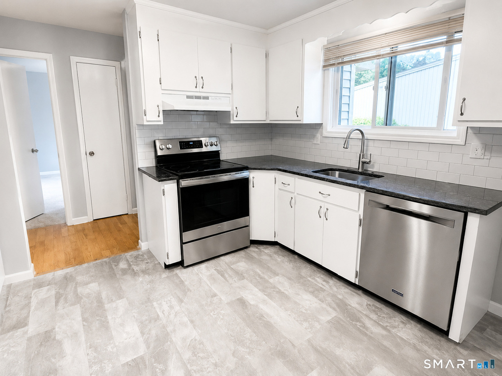 501 Summer Hill Drive - Photo 3
