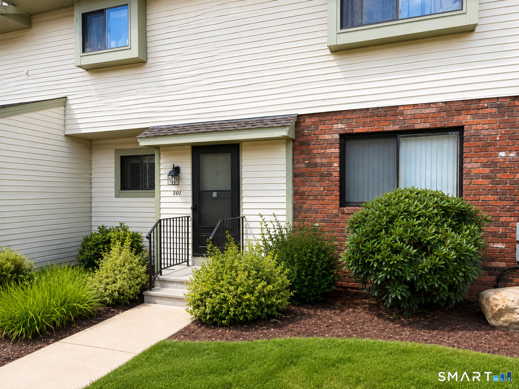 501 Summer Hill Drive - Photo 1