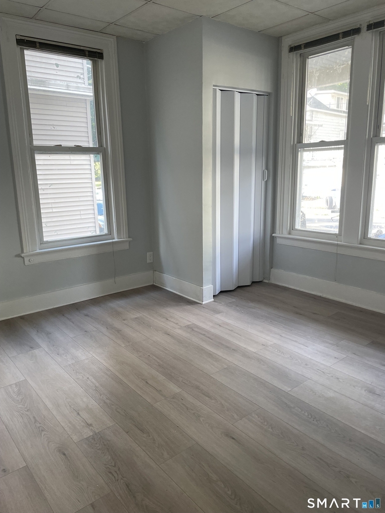 1086 Main Street - Photo 4