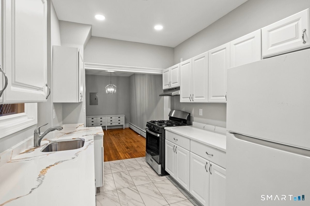 24 Park Terrace - Photo 1