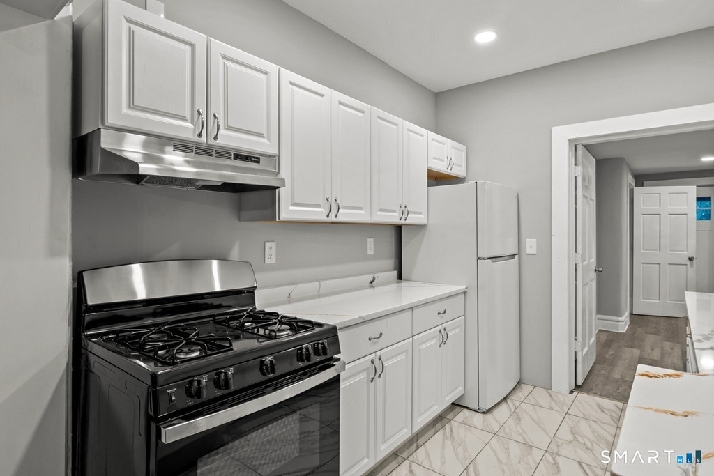 24 Park Terrace - Photo 3