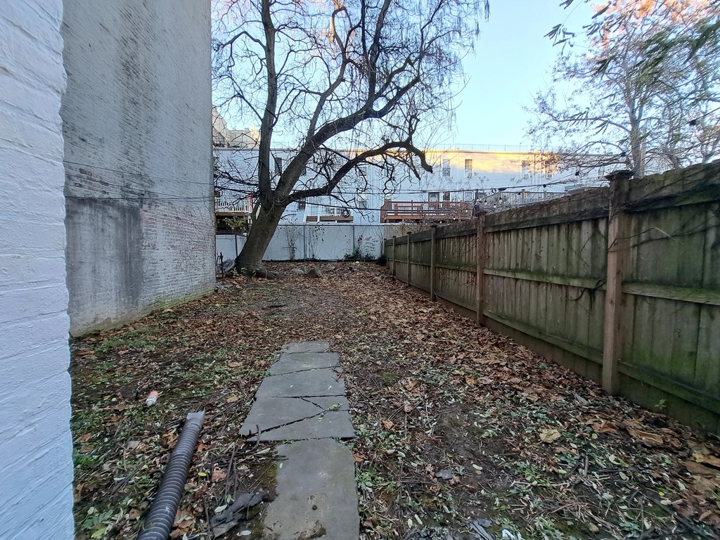 135 Quincy Street - Photo 6