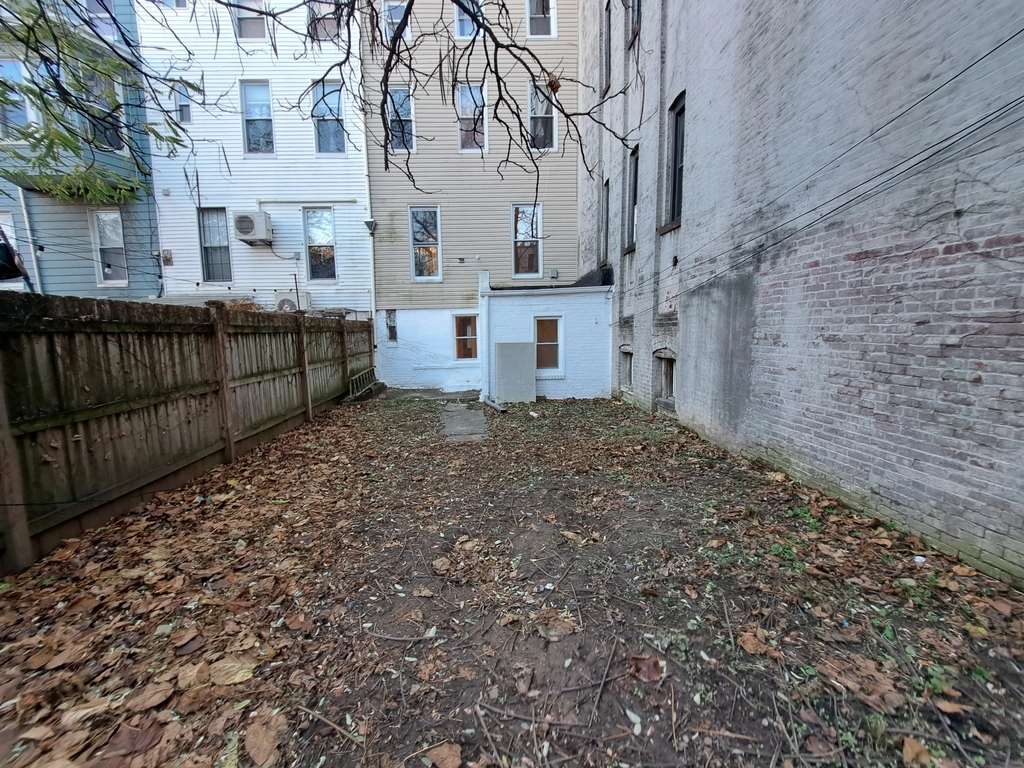 135 Quincy Street - Photo 5
