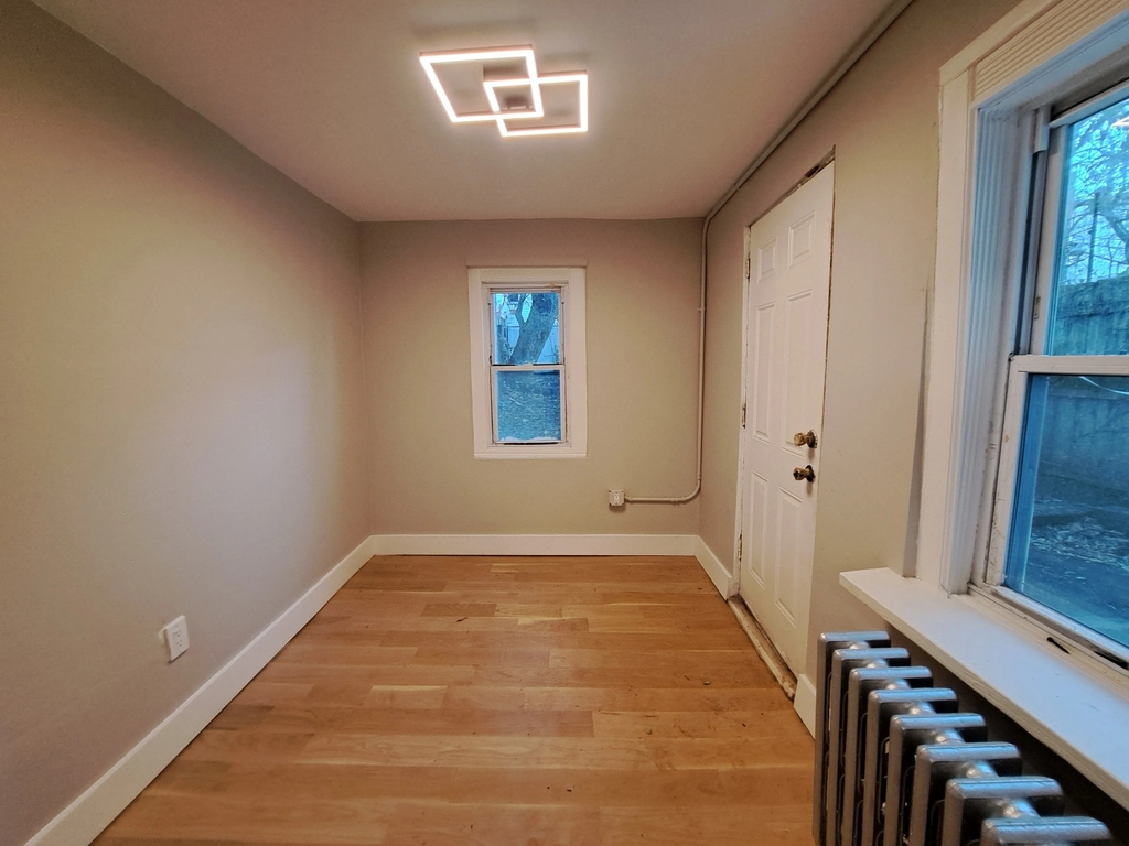 135 Quincy Street - Photo 2