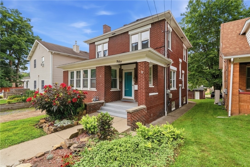 307 Ambridge Ave - Photo 1