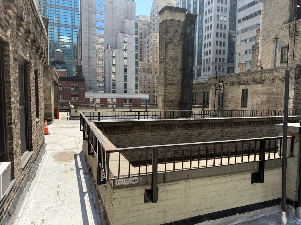 140 East 46th Street - Photo 7