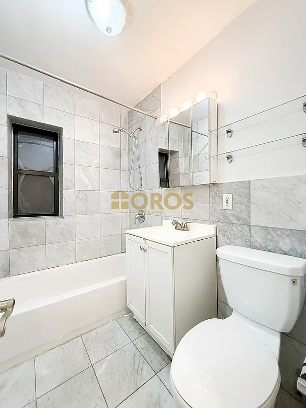 210 East 10th Street - Photo 7