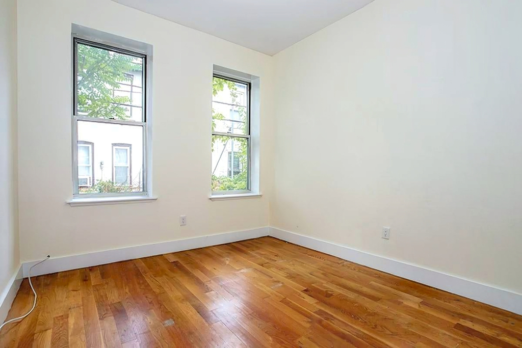 355 East 48th Street - Photo 1