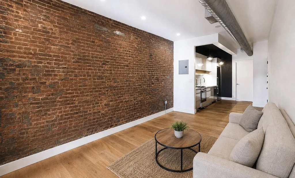 578 Union Street - Photo 0