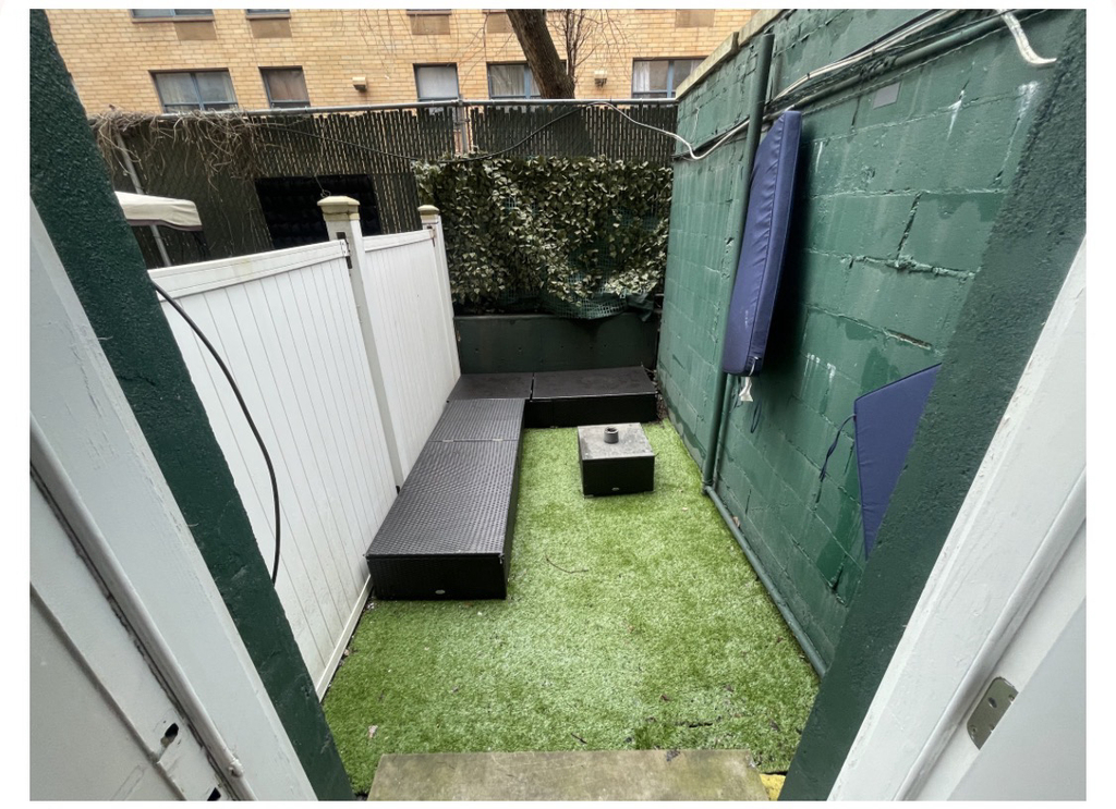 East 11th Street, Unit 4 - Photo 3
