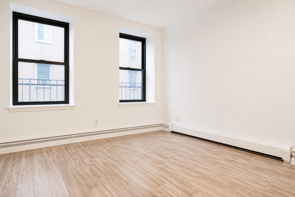 188 Claremont Avenue - Photo 1