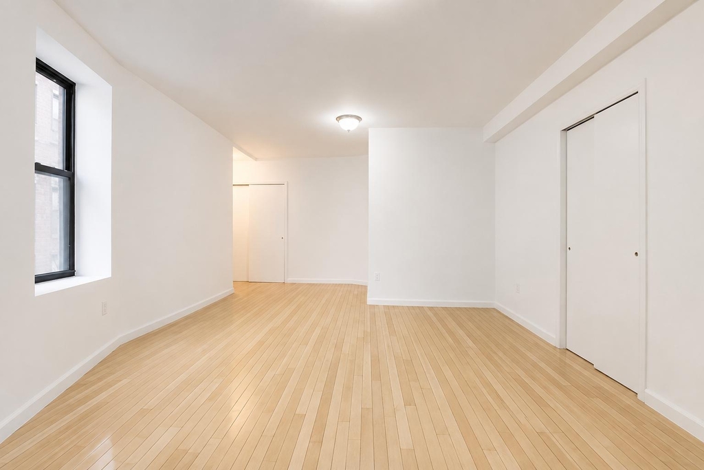 3139 Broadway - Photo 1