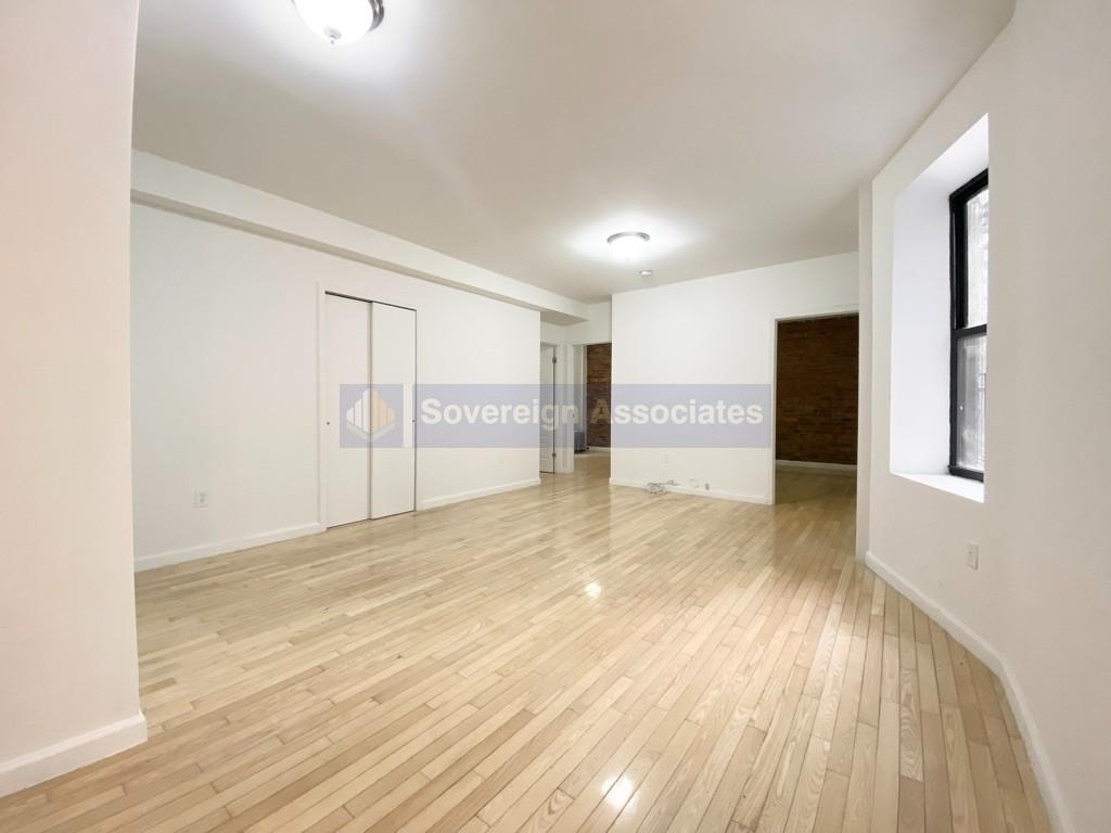 3139 Broadway - Photo 4
