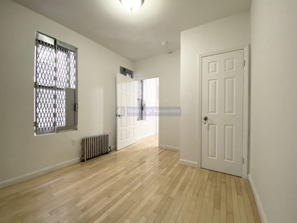 3139 Broadway - Photo 13