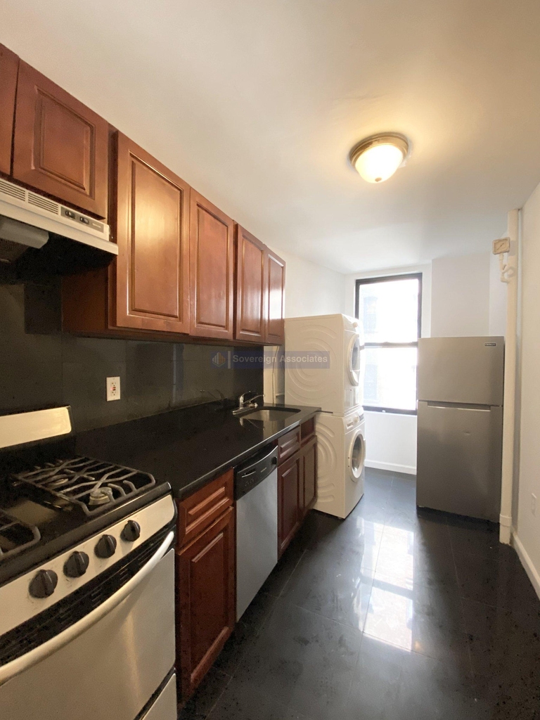 3139 Broadway - Photo 6