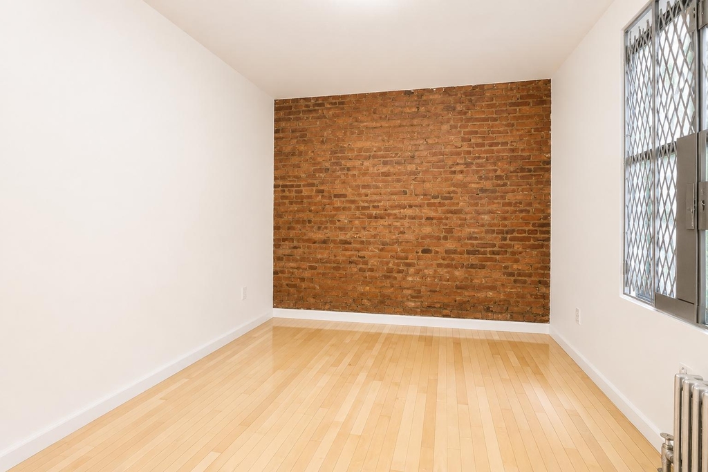 3139 Broadway - Photo 8