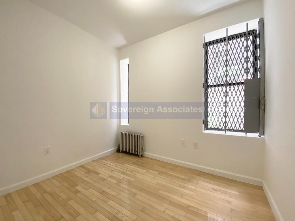 3139 Broadway - Photo 2