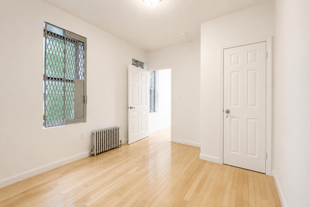 3139 Broadway - Photo 9