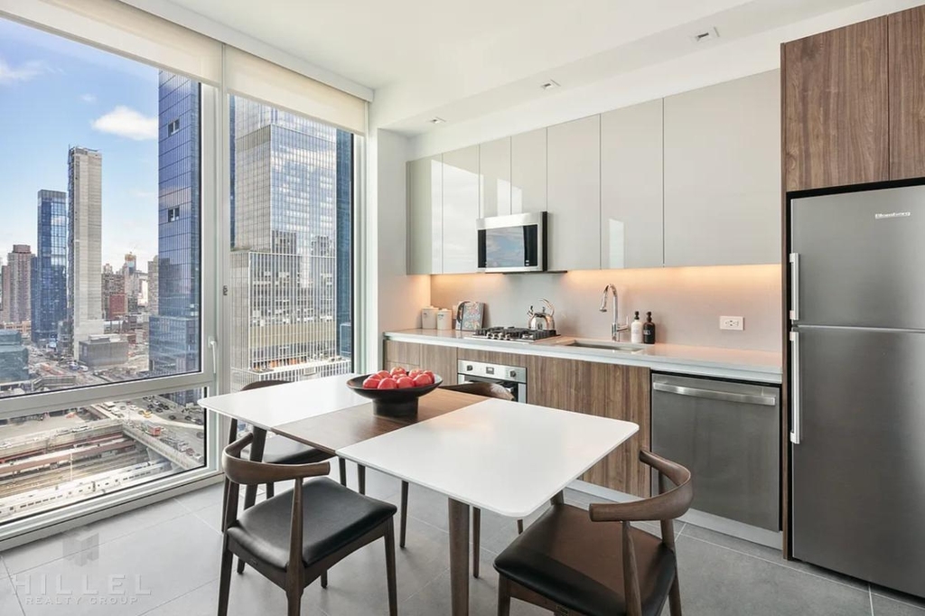 West 30th Street - Photo 0