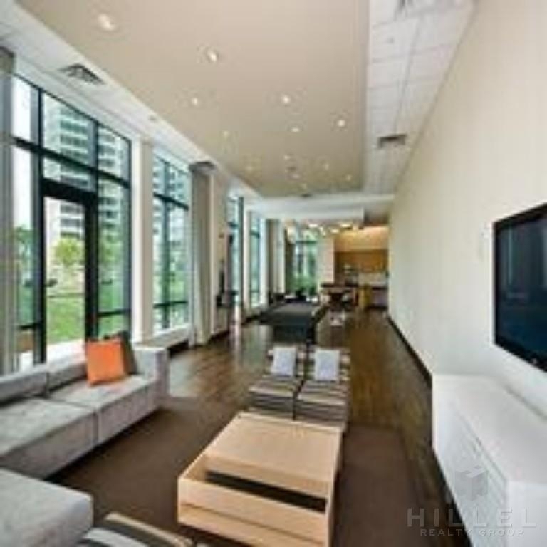 Center Blvd - Photo 2